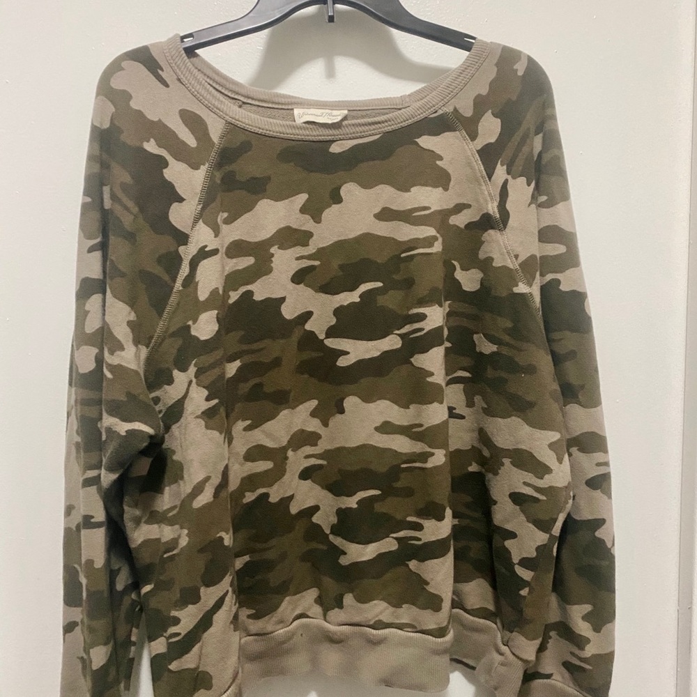 Universal Thread Camouflage sweatshirt